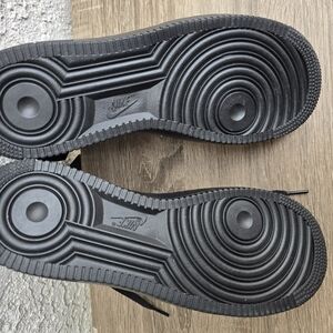 Nike Men's Black Sneakers